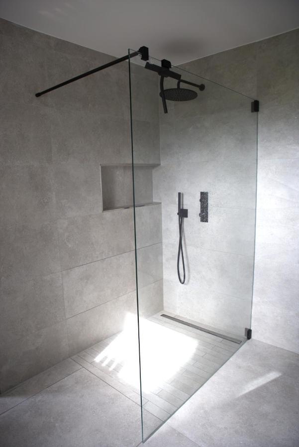 Peaceful Modern 2 Bedroom Penthouse With Nice View Hesperange Bagian luar foto