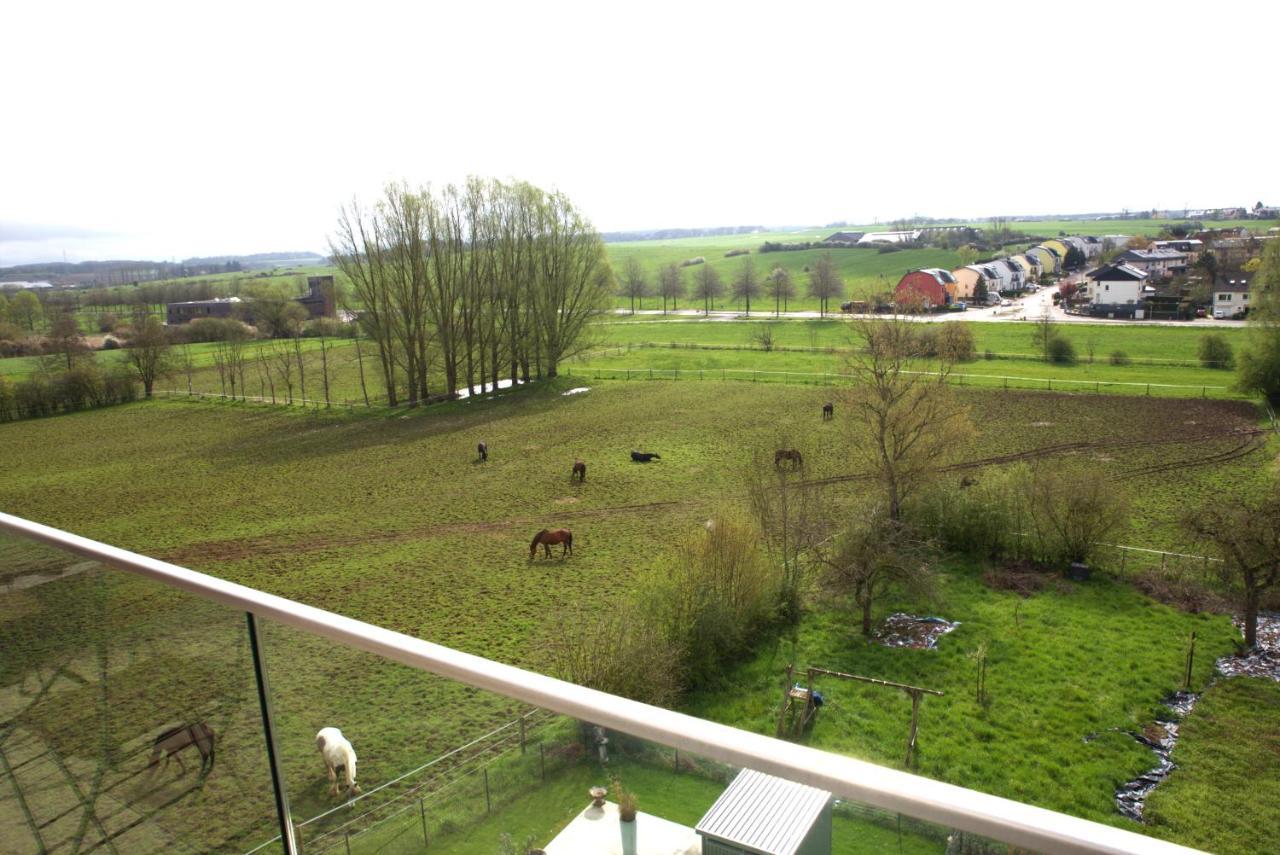 Peaceful Modern 2 Bedroom Penthouse With Nice View Hesperange Bagian luar foto