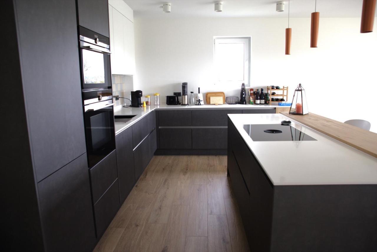 Peaceful Modern 2 Bedroom Penthouse With Nice View Hesperange Bagian luar foto